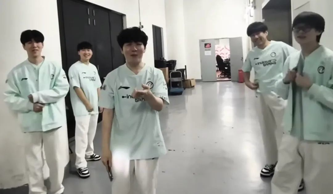 lck的队, 本明朗, 很多人纷纷