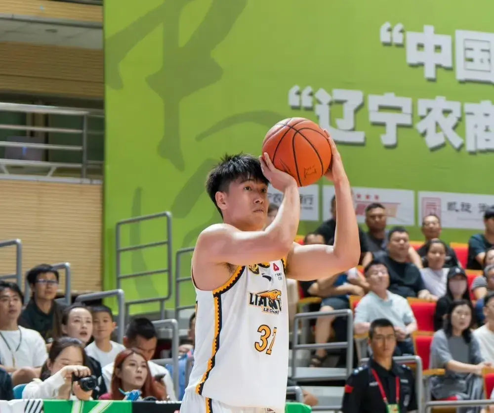 不少, 辽宁男篮下