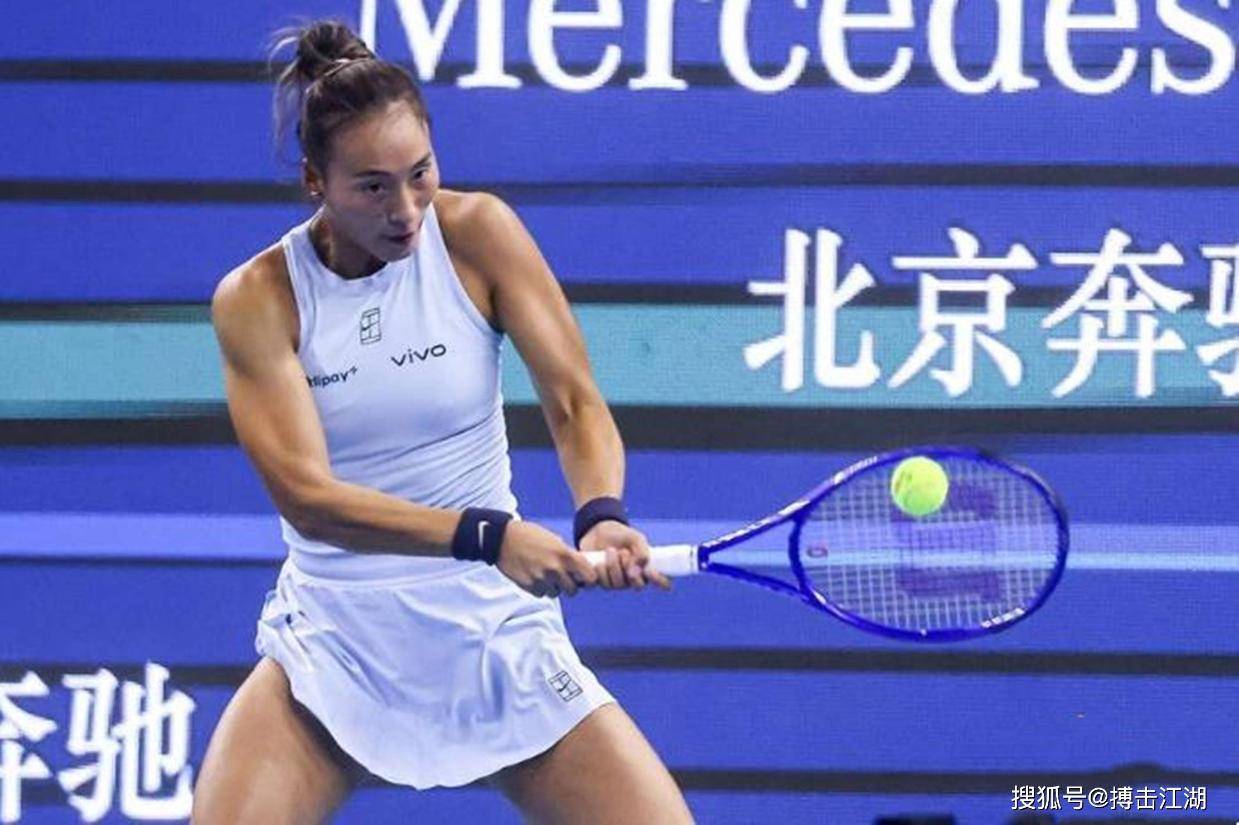 郑钦文和阿尼西莫娃有相似之处！但技术不如对手细腻，容易受伤？